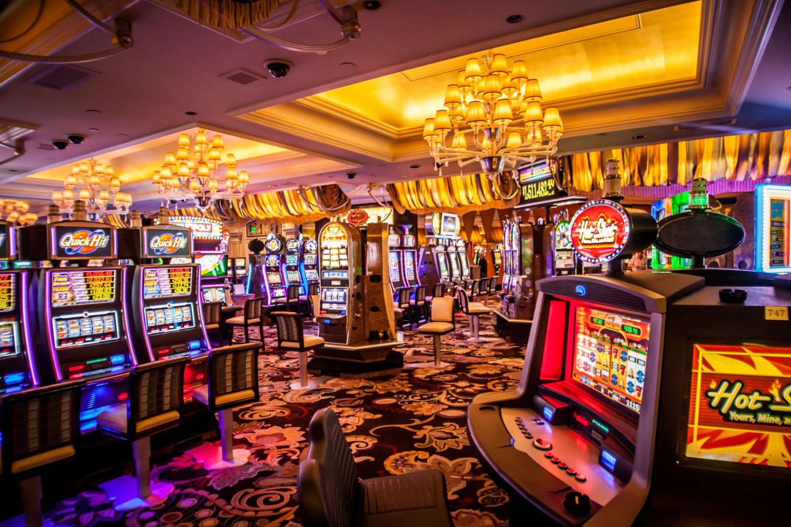 Slot Makinesi Takdirleri: Şansın Anları